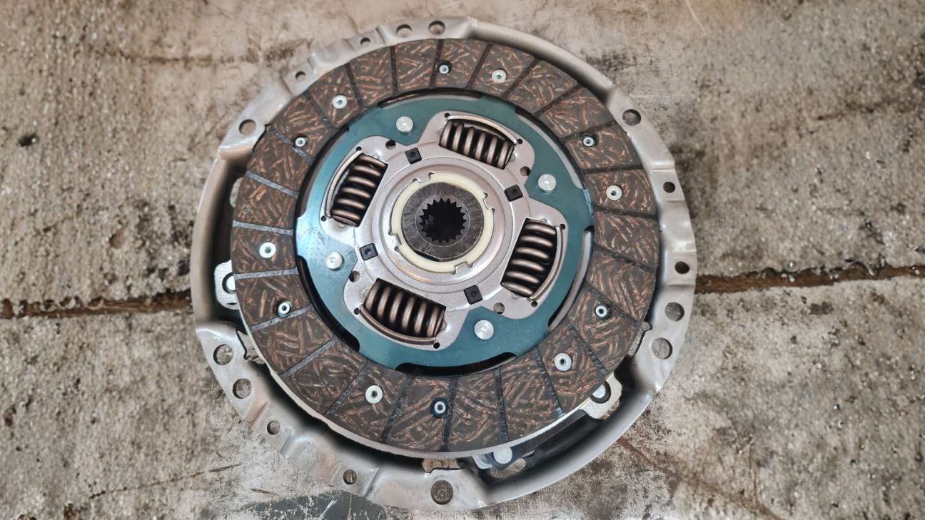 distribution et embrayage avec le garage a sanary lc services